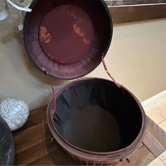 Vintage‎ Bamboo Woven Round Basket with Diamond-Weave Attached Lid Black Lining - Picture 8 of 16